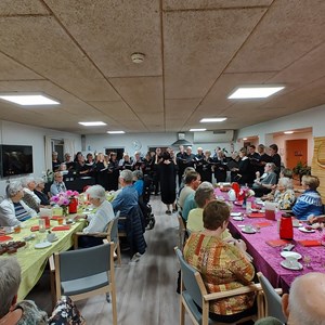 Breumgaard havde i september besøg af Skive Musikskoles kor. En koncert til stor fornøjelse for både beboere, pårørende og udeboende.