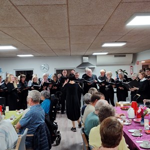 Breumgaard havde i september besøg af Skive Musikskoles kor. En koncert til stor fornøjelse for både beboere, pårørende og udeboende.