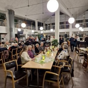 Danseskoene blev luftet til danseaften på Center Møllegården. Aktiv Musik stod for den musikalske underholdning - februar 2024.