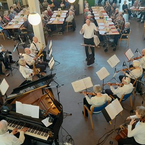 Forårsmatine på Center Møllegården med fællessang og musik af Mølleorkestret - marts 2024